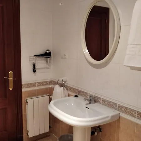 招待所 Vega De Pas 柯米拉斯